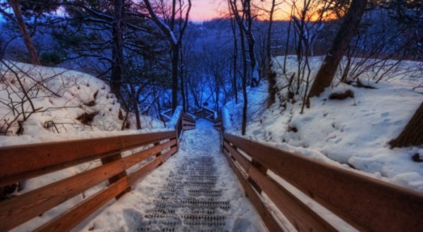 12 Picturesque Trails In Illinois That Are Perfect For Winter Hiking
