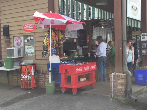This Tiny Shop In South Carolina Serves Hot Dogs To Die For