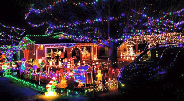 5 More Christmas Light Displays In South Carolina That Are Positively Enchanting