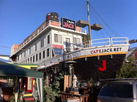 The Titanic-Themed Restaurant In Southern California That Is Too Bizarre For Words