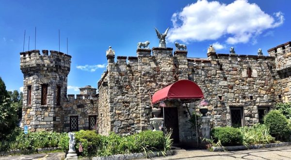 This Castle Restaurant In Massachusetts Is A Fantasy Come To Life