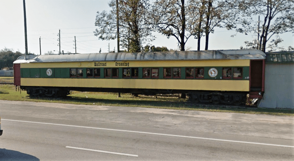 The Train-Themed Restaurant In Texas That Will Make You Feel Like A Kid Again