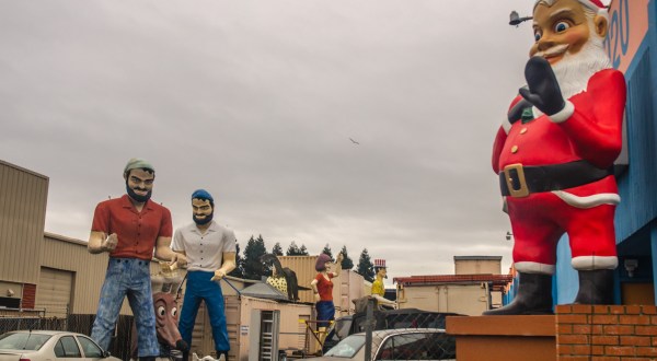 9 Bizarre Roadside Attractions Around San Francisco That Will Make You Do A Double Take