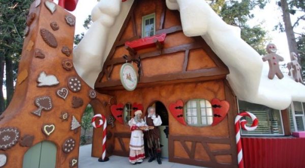 The Magical Christmas Attraction Everyone In Southern California Needs To Visit