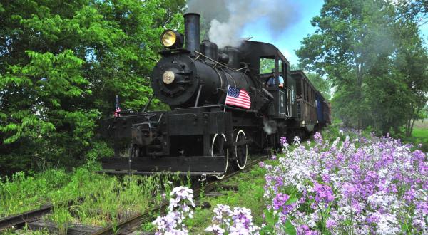 Take A Ride Back In Time Aboard This Antique Train In Illinois