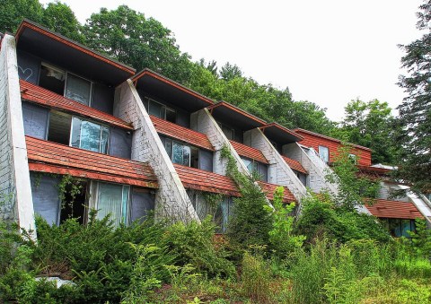 What's Left Of This Legendary Swingers Resort In The Poconos Will Break Your Heart