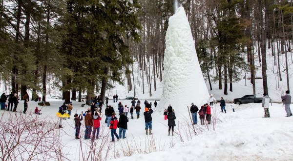 The Ice Volcano In New York That Needs To Be Seen To Be Believed