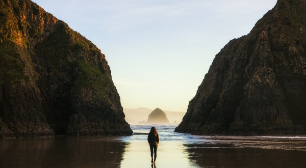 Hiking To This Stunning Hidden Beach In Oregon Is Like A Dream Come True