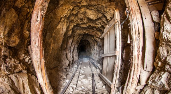 What’s Left Of This Deserted Mining Camp In California Is Hauntingly Beautiful