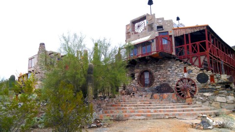 Most People Don’t Know About The Mystery Castle In Arizona And It’s Truly Enchanting