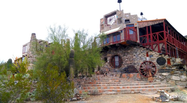 Most People Don’t Know About The Mystery Castle In Arizona And It’s Truly Enchanting