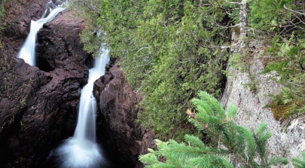 The Story Behind Minnesota’s Disappearing Waterfall Is Bizarre But True