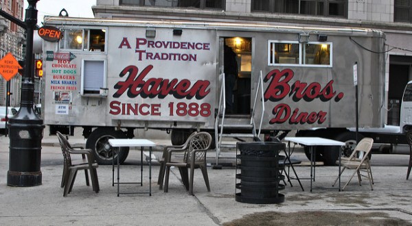 The Oldest Restaurant On Wheels In America Is Right Here In Rhode Island And It’s Amazing