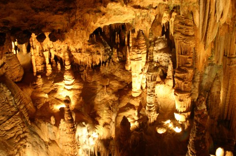 6 Caves Near Washington DC That Are Like Entering Another World