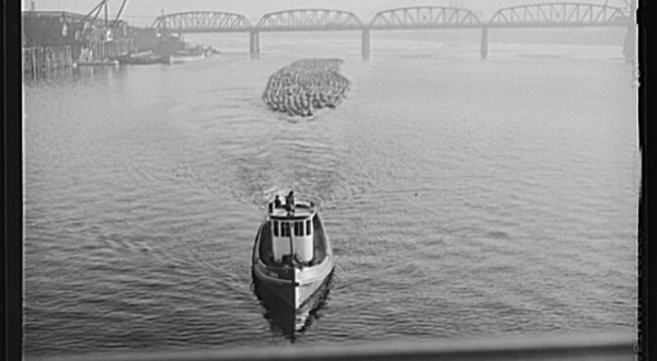 10 Very Rare Photos Taken During WWII In Portland