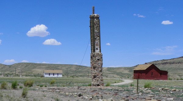 The Abandoned Fort Hiding In Wyoming That Is Hauntingly Beautiful