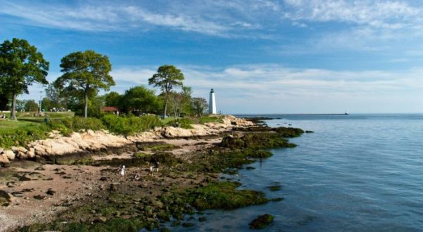 Everyone Should Explore These 11 Stunning Places In Connecticut At Least Once