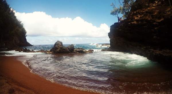 One Of The World’s Only Red Sand Beaches Is Right Here In Hawaii