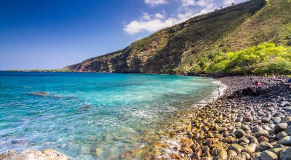The Jaw Dropping Bay That Is Unlike Anything Else In Hawaii
