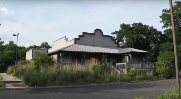 Step Inside This Famous Restaurant That’s Been Abandoned In New Jersey