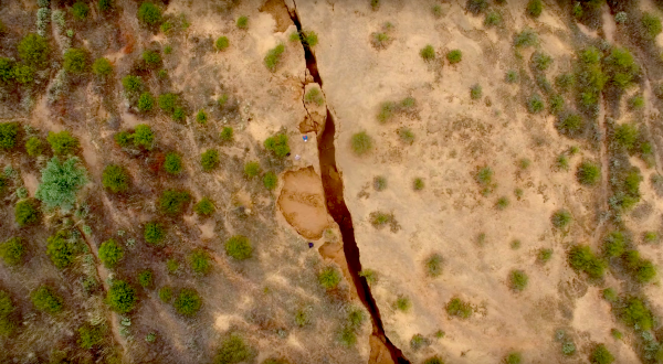 A Desert In Arizona Has Been Split Wide Open By A 2-Mile Crack