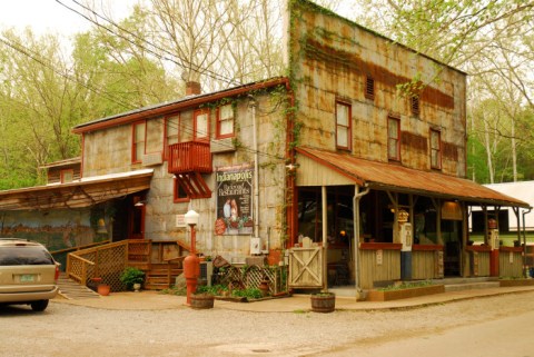We Checked Out The 10 Most Terrifying Places In Indiana And They’re Horrifying