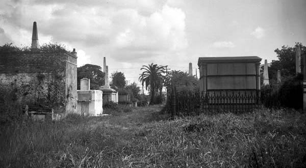 Underneath New Orleans, Louisiana Lies A Creepy Yet Amazing Cemetery