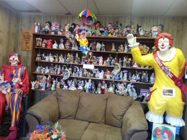 Clown Motel