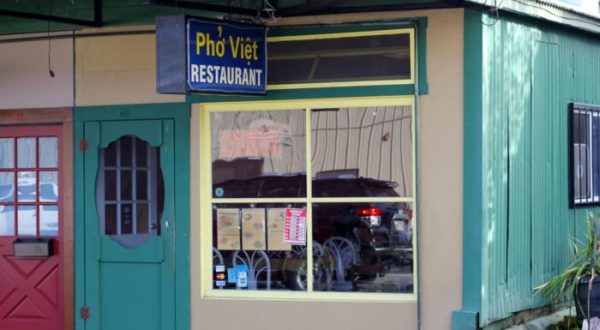 These 13 Little Known Restaurants In Hawaii Are Hard To Find But Worth The Search