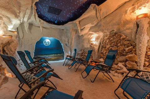 You'll Never Want To Leave These 8 Incredibly Relaxing Salt Caves In Florida