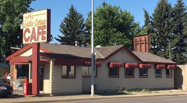 This Tiny Shop In North Dakota Serves Caramel Rolls To Die For