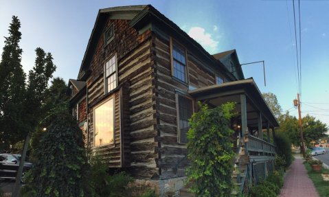 This Log Cabin Restaurant In Virginia Is The Coziest Place You'll Go This Winter