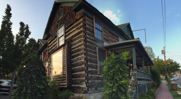 This Log Cabin Restaurant In Virginia Is The Coziest Place You’ll Go This Winter