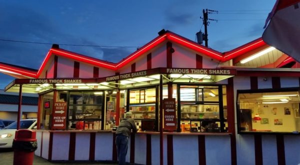 12 Old-Fashioned Drive-In Restaurants In Utah That Will Remind You Of The Good Old Days