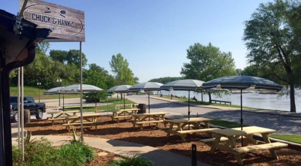 The Kansas Restaurant Right On The River That You’re Guaranteed To Love