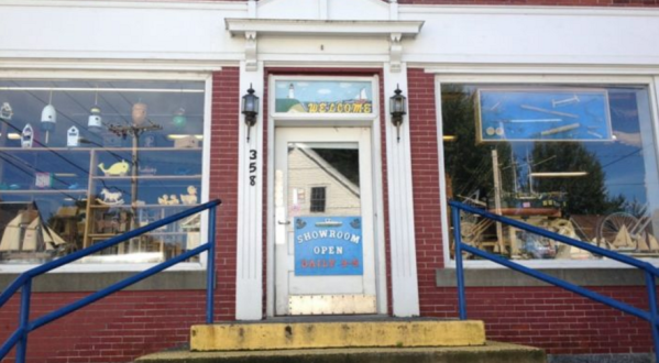 This Small Shop Hiding In Maine Will Leave You At A Loss For Words