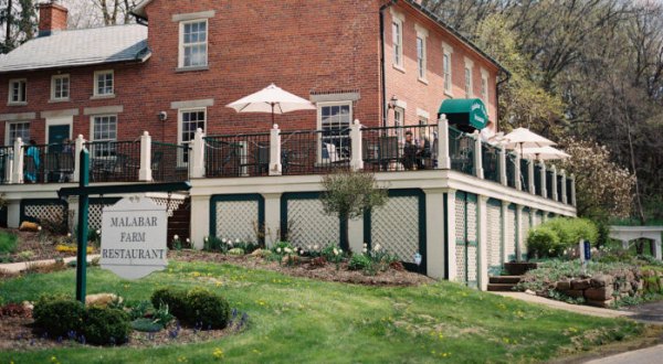 The Secluded Restaurant Near Cleveland With The Most Magical Surroundings