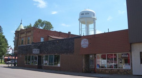 It’s Impossible To Drive Through This Delightful Minnesota Town Without Stopping