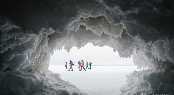 Wisconsin’s Frozen Sea Caves Are Nothing Short Of Pure Magic