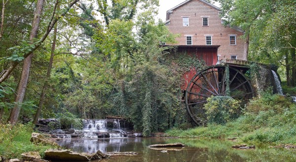 The Fascinating Town In Tennessee That Is Straight Out Of A Fairy Tale