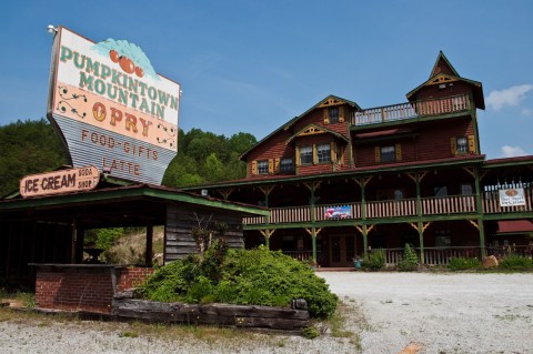 The Secluded Restaurant In South Carolina With The Most Magical Surroundings