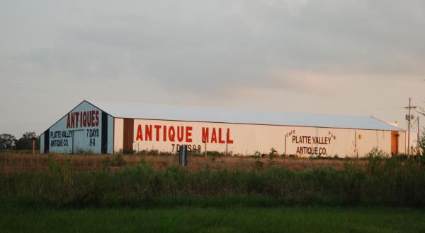 You’ll Never Want To Leave This Massive Antique Mall In Nebraska