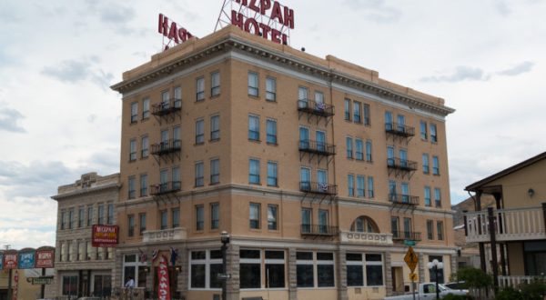 The Story Behind Nevada’s Most Haunted Hotel Is Truly Terrifying