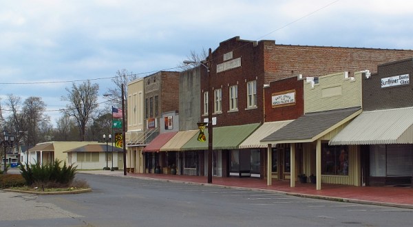 Blink And You’ll Miss These 12 Teeny Tiny Towns In Mississippi