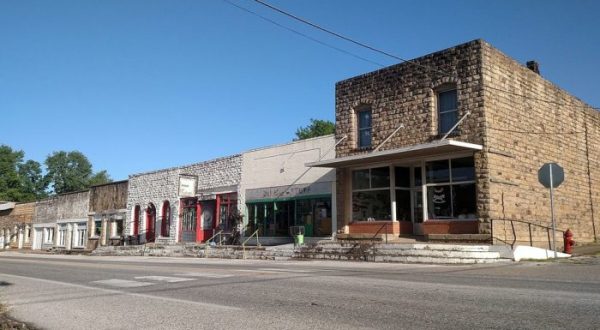 Blink And You’ll Miss These 12 Teeny Tiny Towns In Arkansas