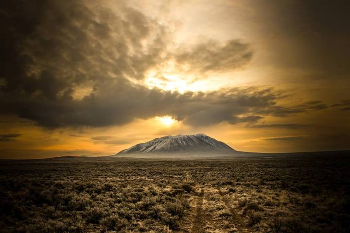 Volcanic Hikes: Big Southern Butte in Idaho
