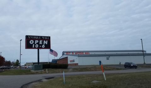 You’ll Never Want To Leave This Massive Antique Mall In Indiana