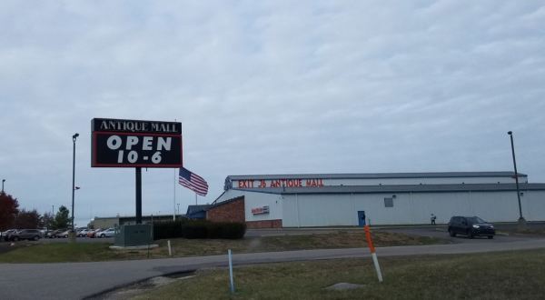You’ll Never Want To Leave This Massive Antique Mall In Indiana