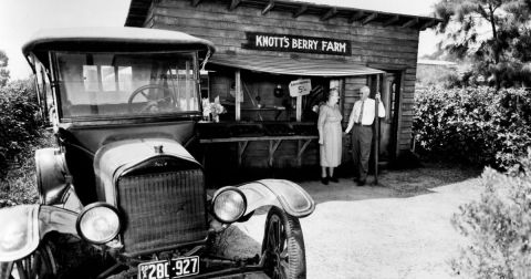 11 Fascinating Things You Probably Didn't Know About Knott's Berry Farm In Southern California