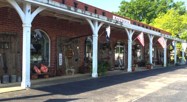 You May Never Want To Leave Little Mountain Unlimited, A Massive Antique Mall In South Carolina